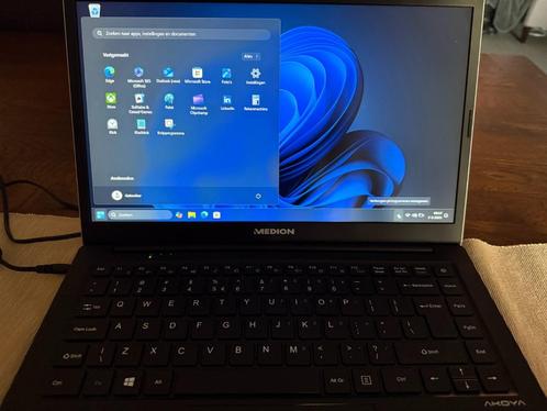Te koop Medion E4251-14 inch, Computers en Software, Windows Laptops, Gebruikt, 14 inch, SSD, Minder dan 2 Ghz, 4 GB, Qwerty, Ophalen