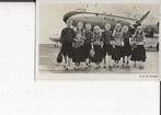 Schiphol KLM Lockheed Constellation met Markense kinderen, Verzamelen, Ophalen of Verzenden, 1940 tot 1960, Ongelopen, Noord-Holland