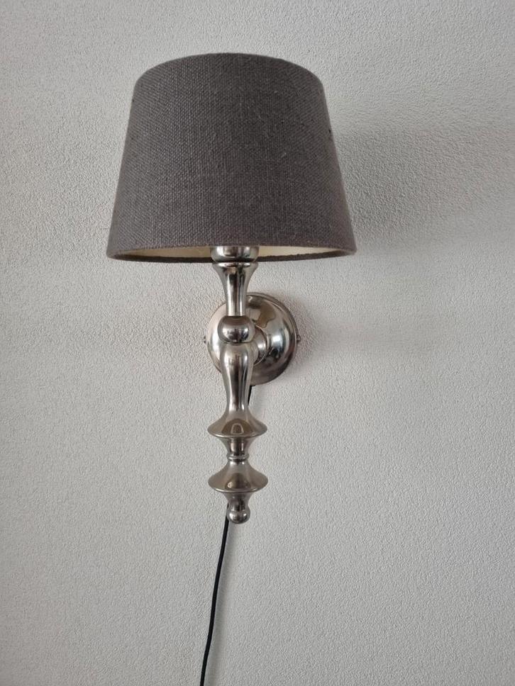 2x Wandlampen met grijze kap, Huis en Inrichting, Lampen | Wandlampen, Gebruikt, Metaal, Stof, Ophalen