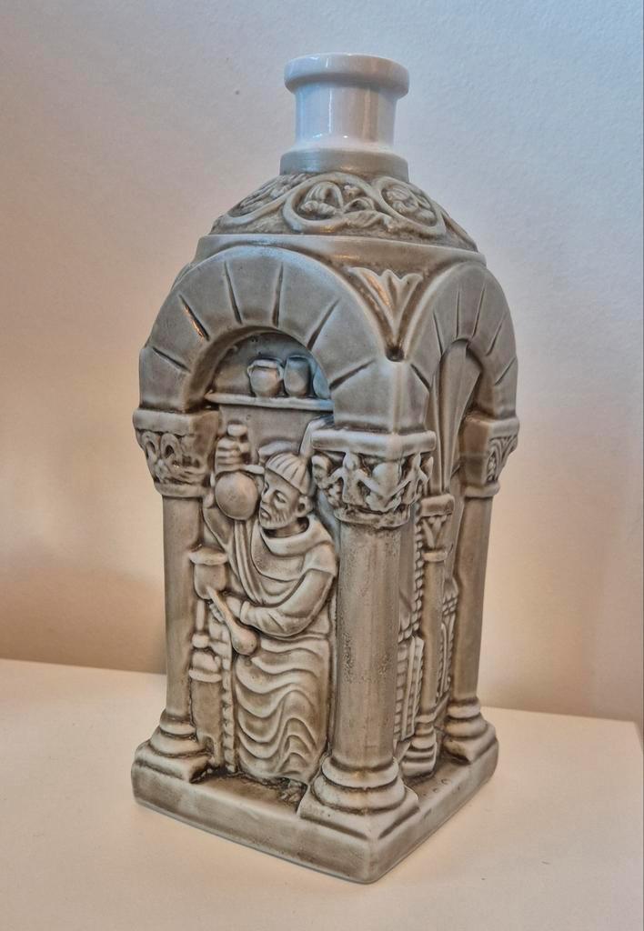 Keramische Fles met Monnik Reliëf, Antiek en Kunst, Antiek | Keramiek en Aardewerk, Ophalen of Verzenden