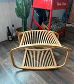 Houten / bamboe voetenbankje met speciale vormgeving, Ophalen of Verzenden
