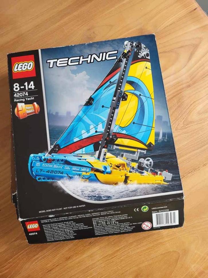 Lego Technic Racejacht 2-in-1 42074, Kinderen en Baby's, Speelgoed | Duplo en Lego, Zo goed als nieuw, Lego, Complete set, Ophalen of Verzenden