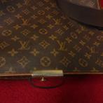 Louis Vuitton Abbesses Tas € 300, koffer €700, Wieltjes, Gebruikt, 50 tot 60 cm, Leer