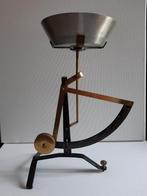 Antiek weegschaaltje Hoogte 29 cm, Ophalen, Gebruikt