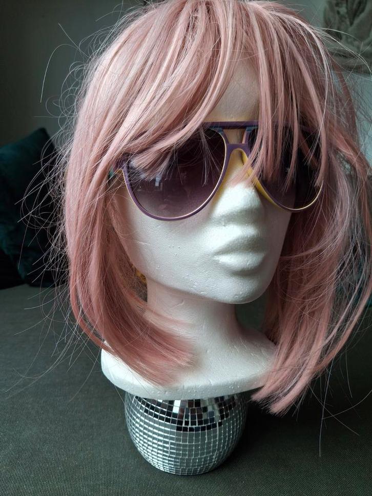 Roze boblijn pruik, Sieraden, Tassen en Uiterlijk, Uiterlijk | Haarverzorging, Zo goed als nieuw, Pruik of Haarverlenging, Ophalen of Verzenden
