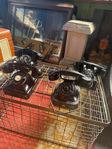 Bakelieten telefoons beschikbaar voor biedingen