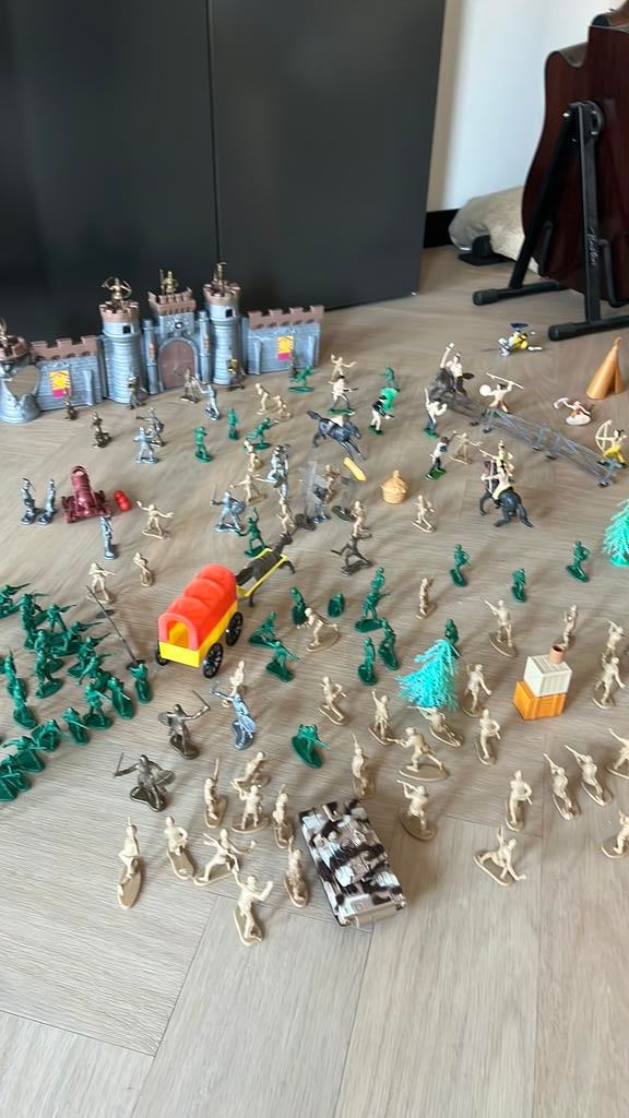 Leger indiane cowboys en ridders poppetjes colletcie, Verzamelen, Poppetjes en Figuurtjes, Gebruikt, Ophalen
