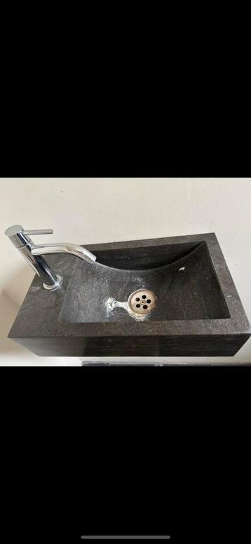 Harstenen wc fontein beschikbaar voor biedingen