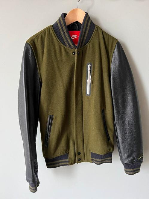 Nike Destroyer Jacket groen maat small ZGAN, Kleding | Heren, Jassen | Zomer, Zo goed als nieuw, Maat 48/50 (M), Groen, Ophalen of Verzenden