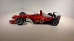 F1 ferrari f2002 m.schumacher hot wheels 1.18, Hobby en Vrije tijd, Modelauto's | 1:18, Ophalen of Verzenden, A, A, A