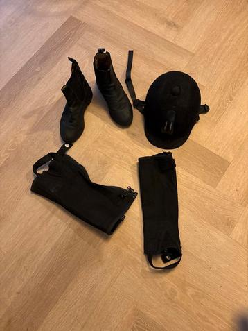Paardrij cap m en jodhspurs maat 37  en chaps xxs beschikbaar voor biedingen
