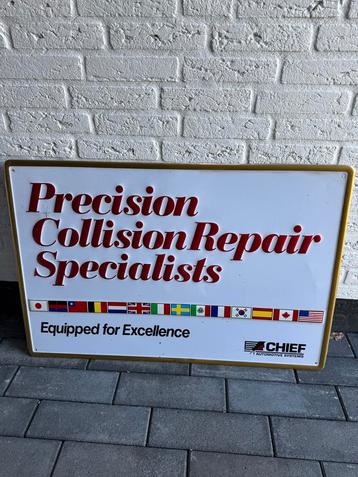 Vintage Collision Repair metalen Bord chief automotive syste beschikbaar voor biedingen