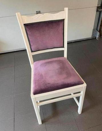 4 mooie beklede stoelen  beschikbaar voor biedingen