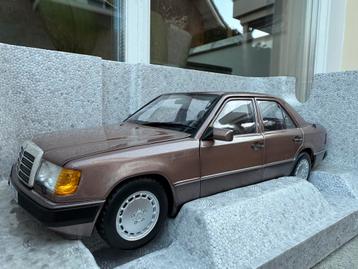 1:18 Mercedes Benz (W124) 230 E Rosewood 1989 - 1993 Norev beschikbaar voor biedingen