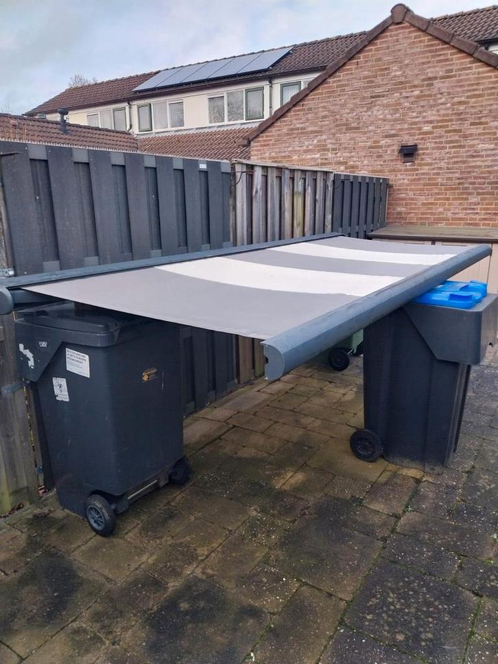 Prachtig elektrisch zonnescherm - 1 jaar oud!, Tuin en Terras, Zonneschermen, Zo goed als nieuw, Ophalen