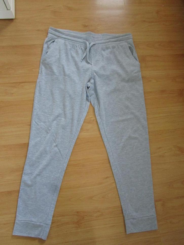 Grijze huis / jogging / lounge broek maat 40, Kleding | Dames, Broeken en Pantalons, Zo goed als nieuw, Maat 38/40 (M), Grijs