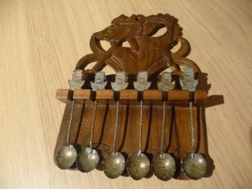 Wajang lepelrekje incl 6 lepeltjes beschikbaar voor biedingen