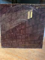 Mike Oldfield and Roger Chapman. Shadows on the wall, Ophalen of Verzenden, Zo goed als nieuw, Pop