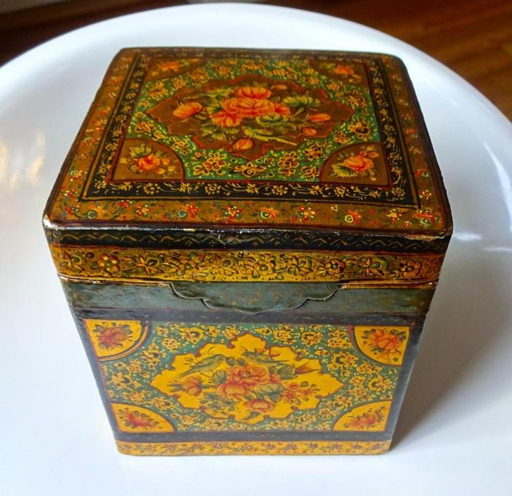 Antiek Perzisch Qajar papier maché + lakwerk doosje: floraal, Antiek en Kunst, Antiek | Overige Antiek, Ophalen of Verzenden