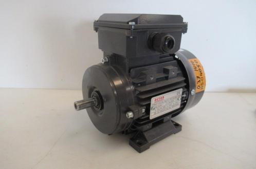0,37 KW 1325 toeren 1 fase 230 Volt. As 14 mm. NIEUW., Hobby en Vrije tijd, Elektronica-componenten, Nieuw, Ophalen of Verzenden
