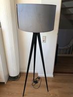 Zuiver tripod staanlamp, Huis en Inrichting, Lampen | Vloerlampen, Ophalen of Verzenden, Gebruikt, Modern, 150 tot 200 cm