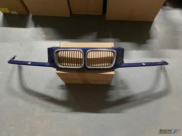 Bmw E36 grillehouder met sproeier gaten coupe cabrio 3-serie beschikbaar voor biedingen