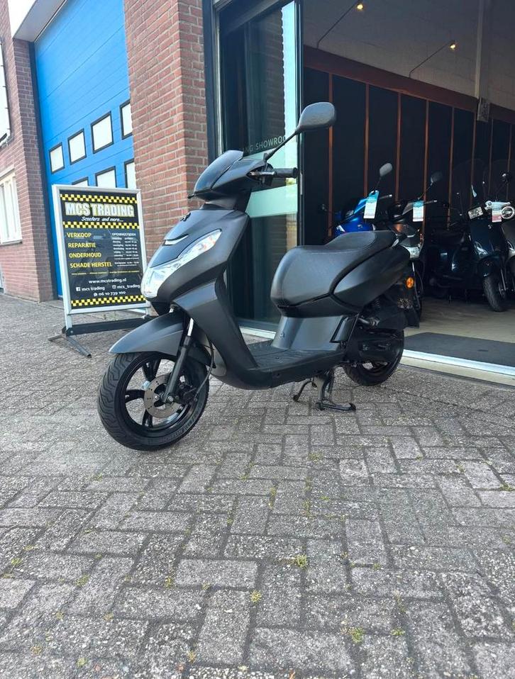 Peugeot Kisbee bromscooter, Fietsen en Brommers, Scooters | Peugeot, Gebruikt, Overige modellen, Benzine, Ophalen