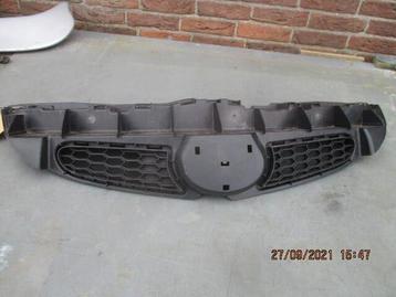 Grille boven in de voorbumper toyota  Aygo (B1) beschikbaar voor biedingen