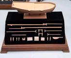 Houten boot / modelboot in display, Hobby en Vrije tijd, Modelbouw | Boten en Schepen, Ophalen of Verzenden, Zo goed als nieuw