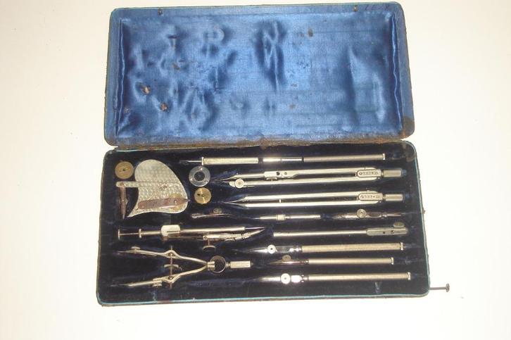 Twee dozen met passers en trekpennen, Antiek en Kunst, Antiek | Gereedschap en Instrumenten, Ophalen