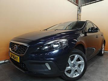 Volvo V40 Cross Country 2.0 T3 Momentum dealer onderhouden n beschikbaar voor biedingen
