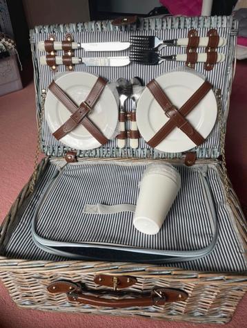 Picknickmand voor 4 personen - Compleet! beschikbaar voor biedingen
