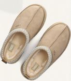 Ugg Tasman slippers beige, Kleding | Dames, Schoenen, UGG, Beige, Ophalen of Verzenden, Zo goed als nieuw