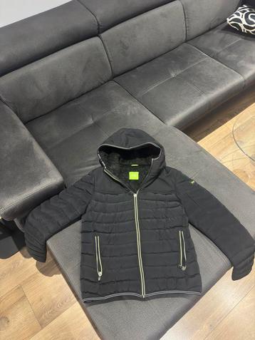 Hugo Boss winterjas S/M beschikbaar voor biedingen