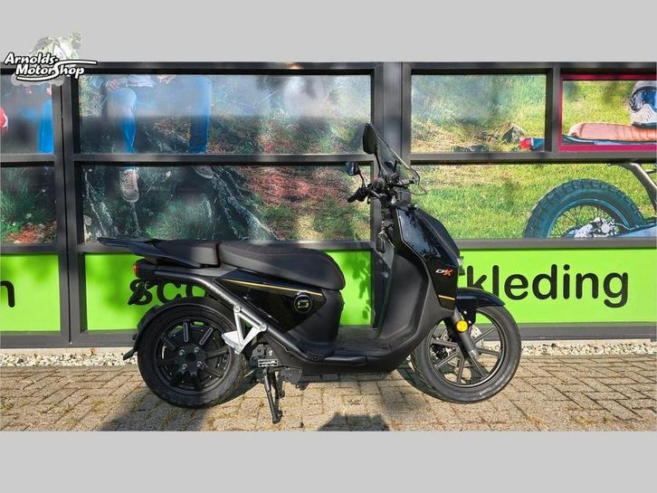 SUPER SOCO CPX (bj 2024), Fietsen en Brommers, Scooters | Overige merken