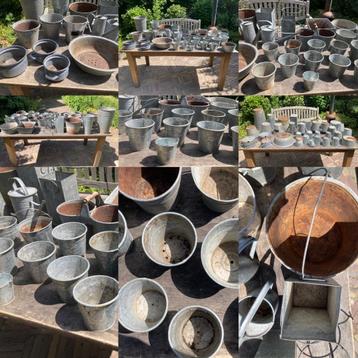 Veel zinken metalen teiltjes emmers potten potjes emmertjes beschikbaar voor biedingen