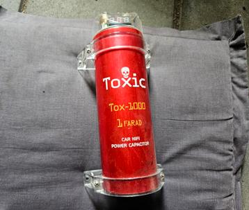 Toxic 1 farad condensator! 15 euro!  beschikbaar voor biedingen