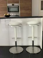 IKEA Barkruk - 2 stuks - Wit - in hoogte verstelbaar, 2 krukken, Ophalen, Zo goed als nieuw, In hoogte verstelbaar