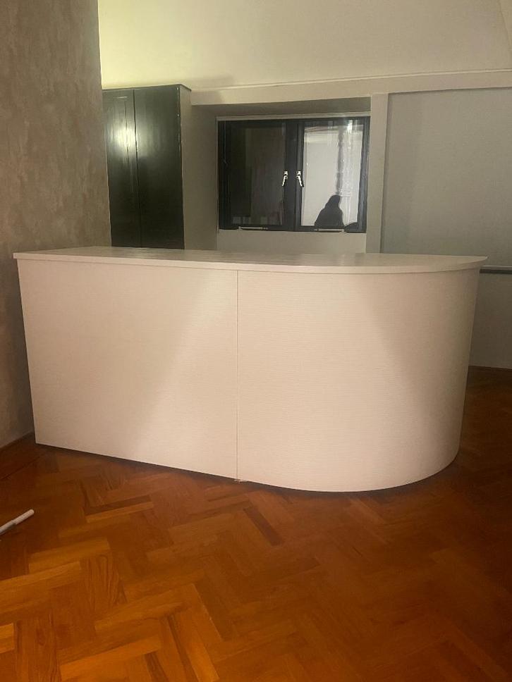 Showroom / winkel toonbank / bar, Zakelijke goederen, Kantoor en Winkelinrichting | Winkel en Inventaris, Ophalen