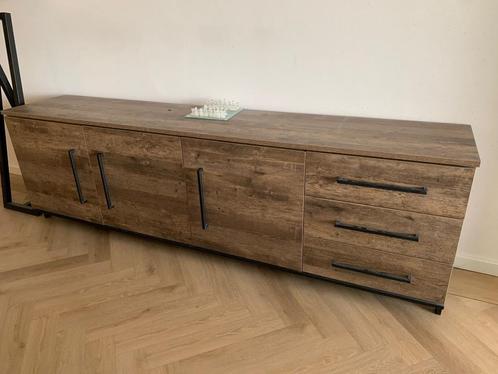 Moderne en degelijke Dressoirkast Middelburg (248x77x48 cm), Huis en Inrichting, Kasten | Dressoirs, Zo goed als nieuw, 200 cm of meer