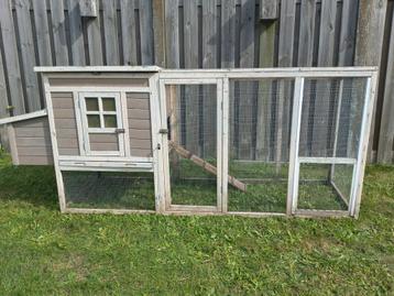 Groot Kippenhok met legbak zitstokken ren  beschikbaar voor biedingen