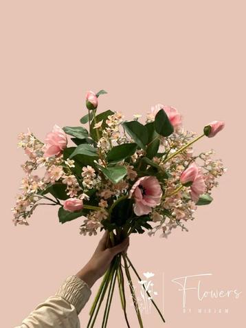 Zijden silk boeket met fijne roze bloemetjes NIEUW! beschikbaar voor biedingen