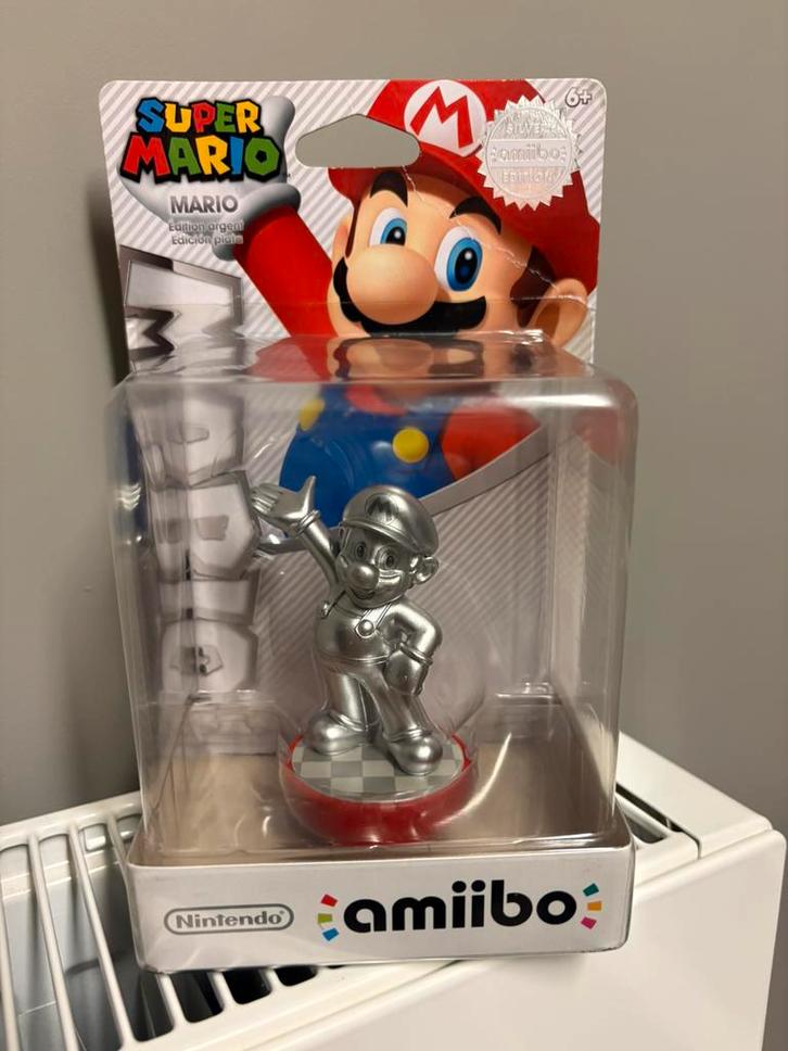 Amiibo Mario Silver (Super Mario Collection), Spelcomputers en Games, Games | Nintendo Switch, Nieuw, Overige genres, 1 speler