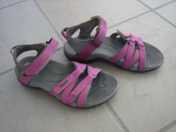 Zeer comfortabele outdoor sandalen TEVA 37 snazzeys beschikbaar voor biedingen