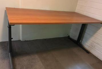 Ahrend bureau 1.60x80 beschikbaar voor biedingen