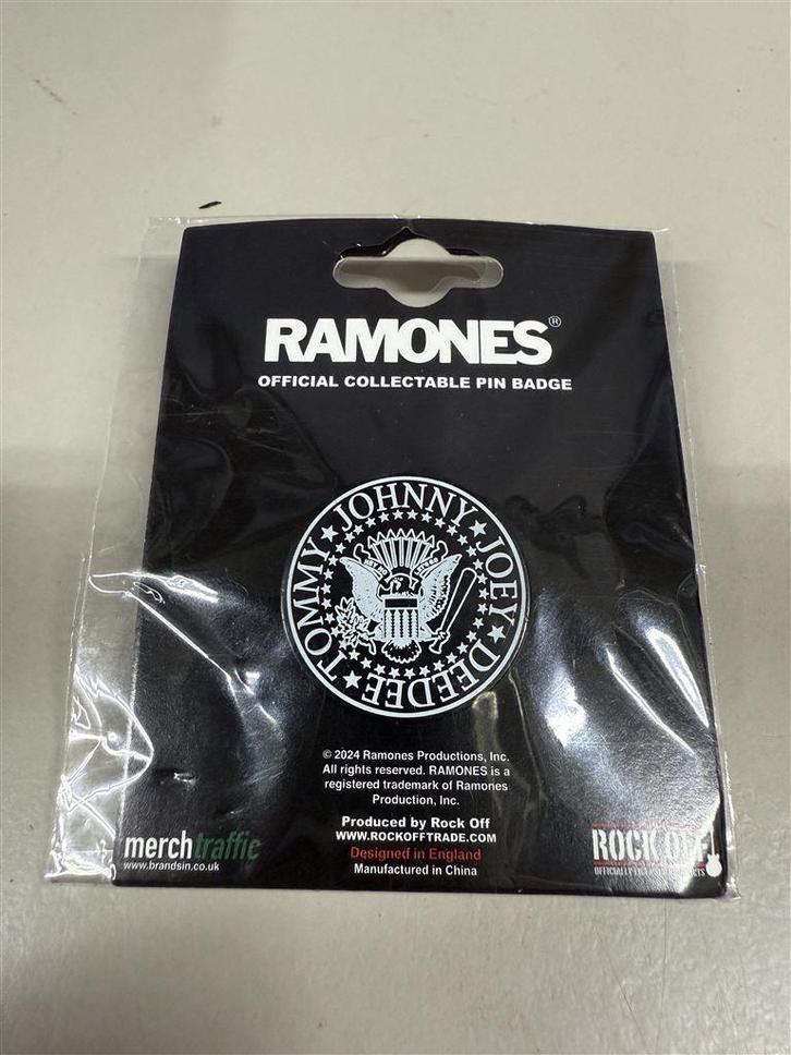 The ramones presidential seal - badge pin, Verzamelen, Speldjes, Pins en Buttons, Nieuw, Ophalen of Verzenden