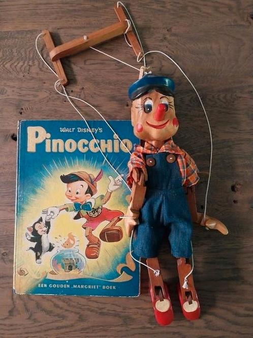 Pinokkio marionette vintage met boek uit 1956 Walt Disney, Antiek en Kunst, Antiek | Speelgoed, Ophalen of Verzenden