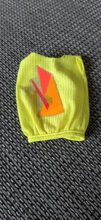 Barbie geel Rock Stars shirtje, Verzamelen, Verzenden, Gebruikt, Kleertjes