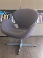 Fritz Hansen Arne Jacobsen Swan Chair, Huis en Inrichting, Fauteuils, Design klassieker, Gebruikt, Minder dan 75 cm, Ophalen of Verzenden