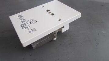 Schupa GRT 24 scheerstopcontact beschikbaar voor biedingen